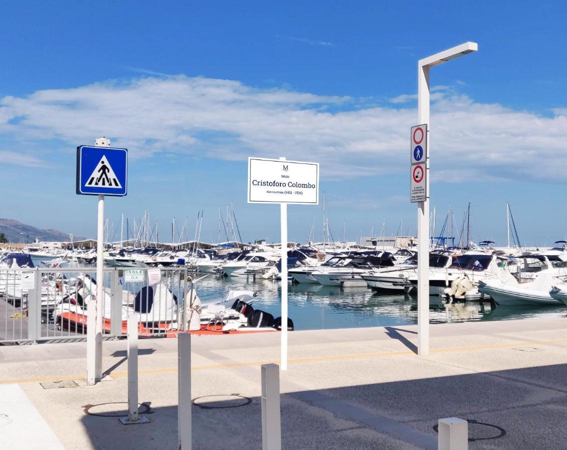 فندق Marina Del Gargano Houseboat مانفريدونيا المظهر الخارجي الصورة