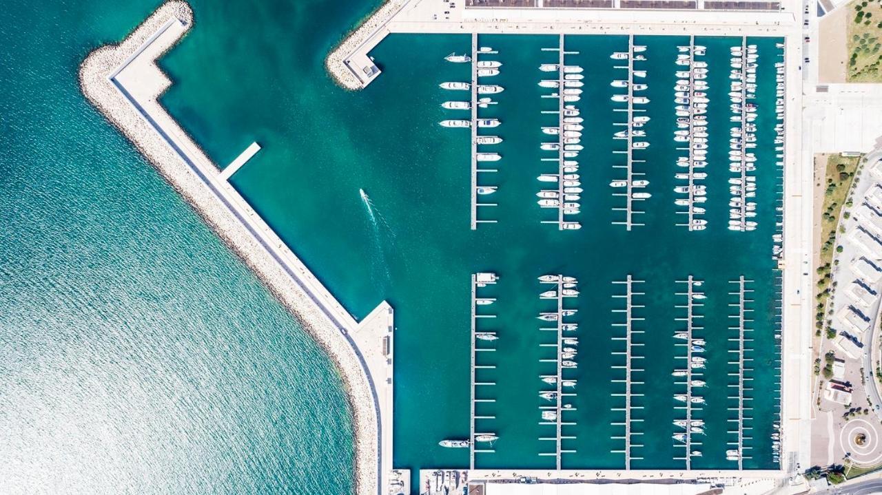 فندق Marina Del Gargano Houseboat مانفريدونيا المظهر الخارجي الصورة