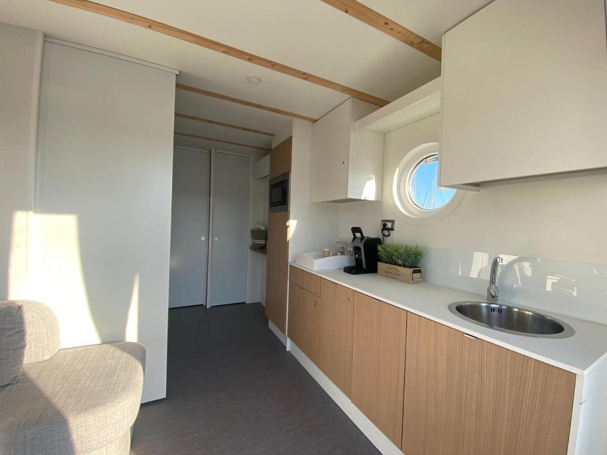 فندق Marina Del Gargano Houseboat مانفريدونيا المظهر الخارجي الصورة