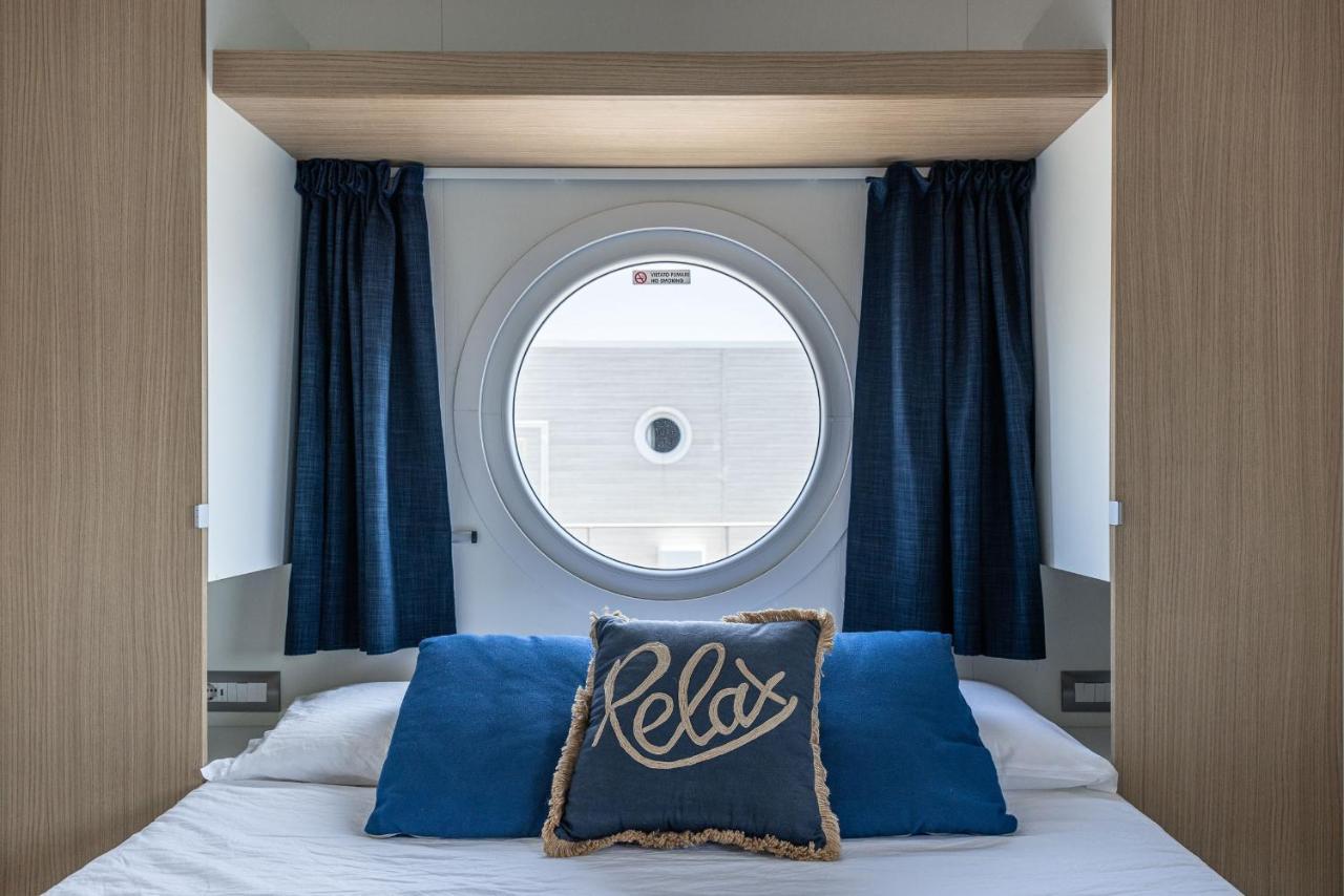 فندق Marina Del Gargano Houseboat مانفريدونيا المظهر الخارجي الصورة