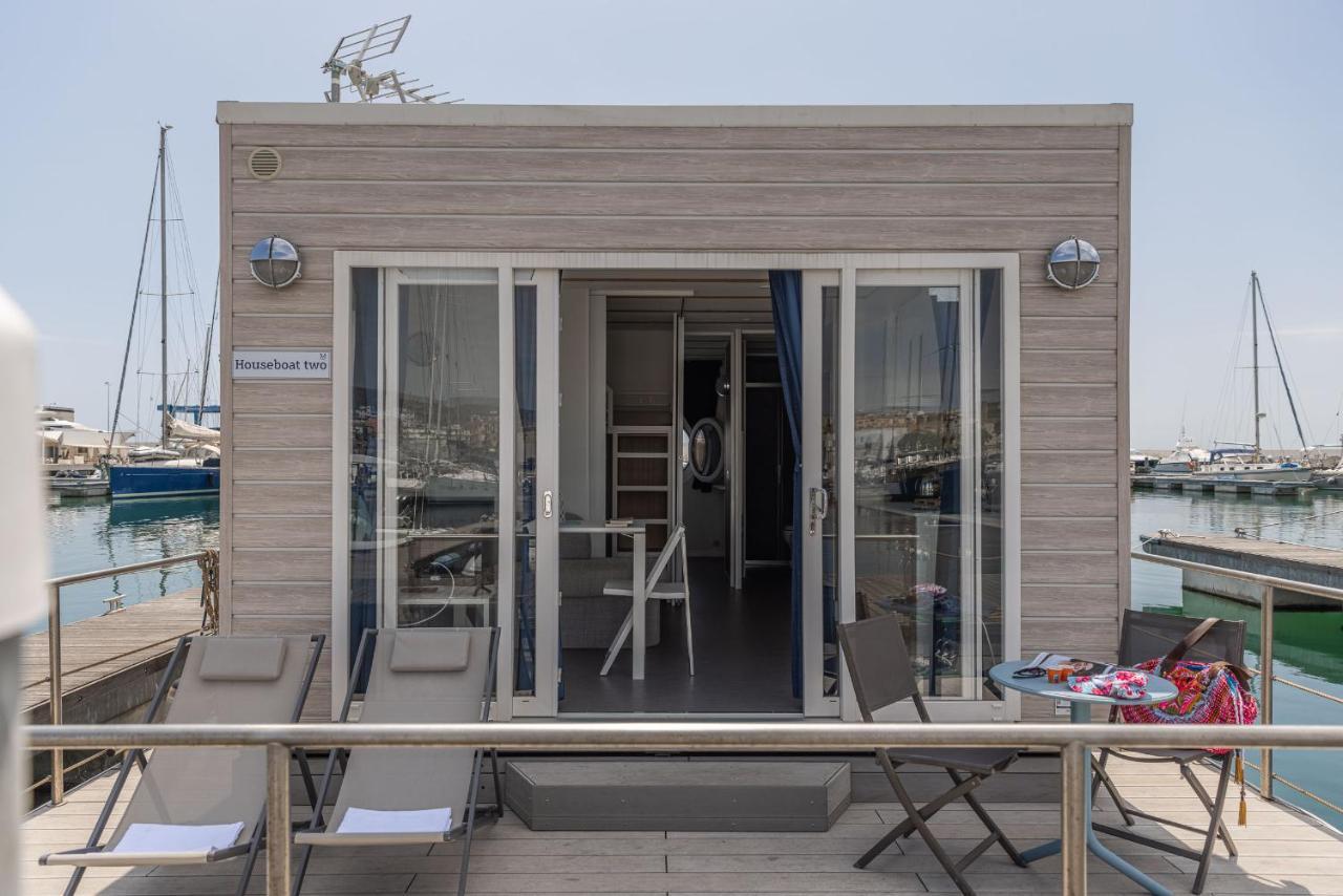 فندق Marina Del Gargano Houseboat مانفريدونيا المظهر الخارجي الصورة