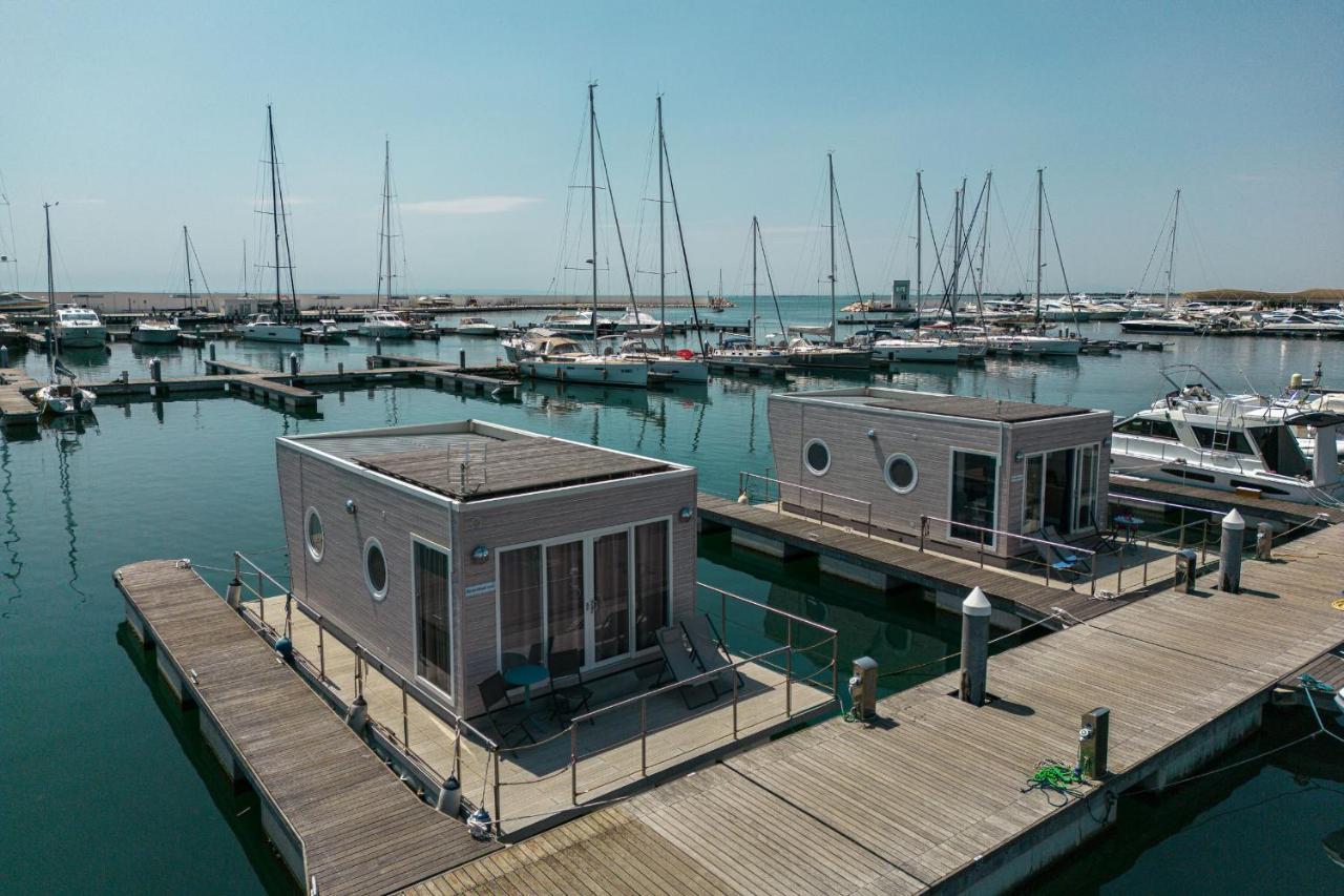 فندق Marina Del Gargano Houseboat مانفريدونيا المظهر الخارجي الصورة