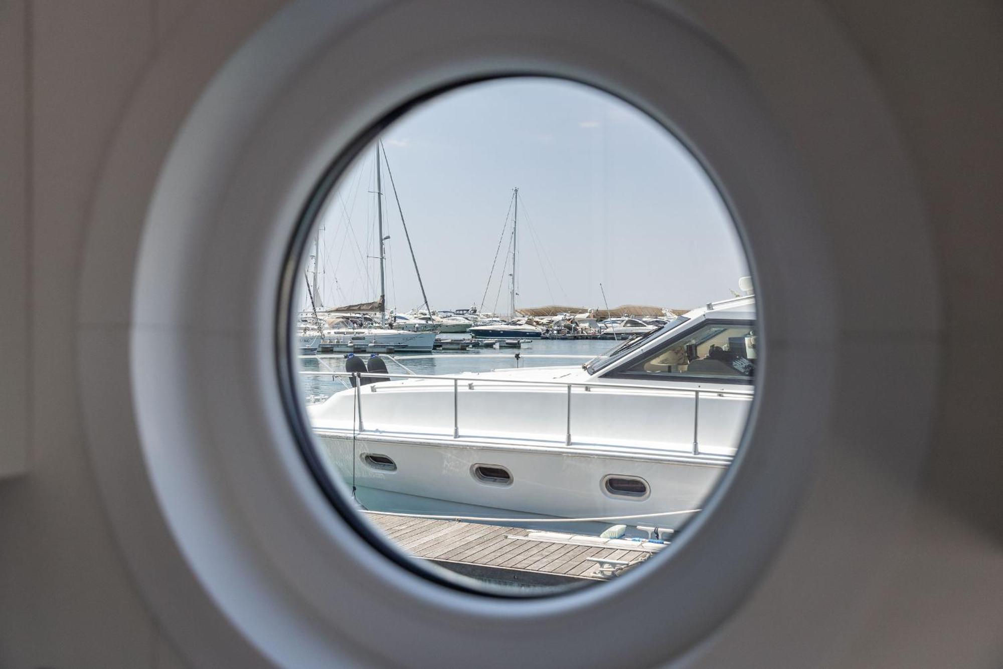 فندق Marina Del Gargano Houseboat مانفريدونيا المظهر الخارجي الصورة