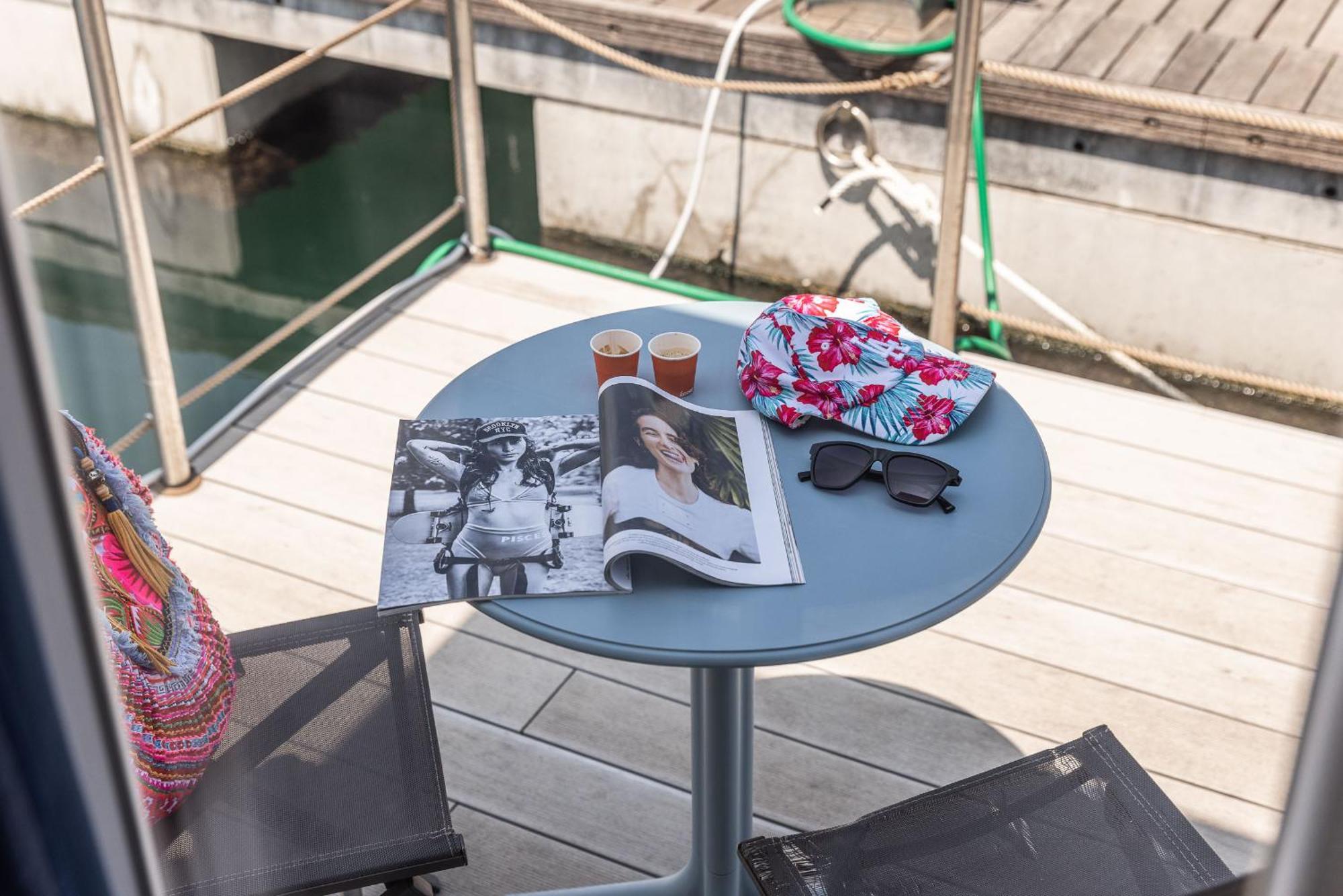 فندق Marina Del Gargano Houseboat مانفريدونيا المظهر الخارجي الصورة