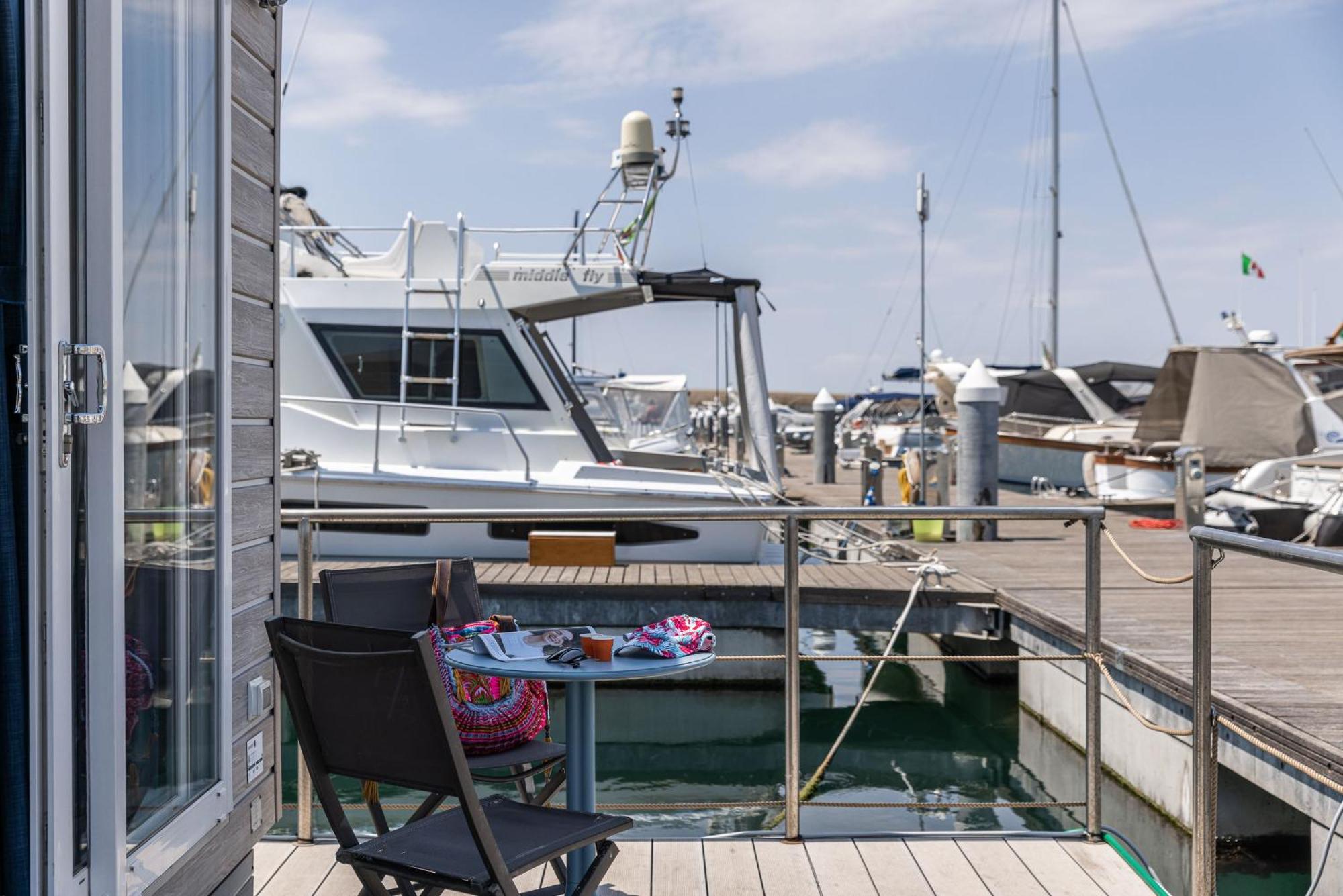 فندق Marina Del Gargano Houseboat مانفريدونيا المظهر الخارجي الصورة
