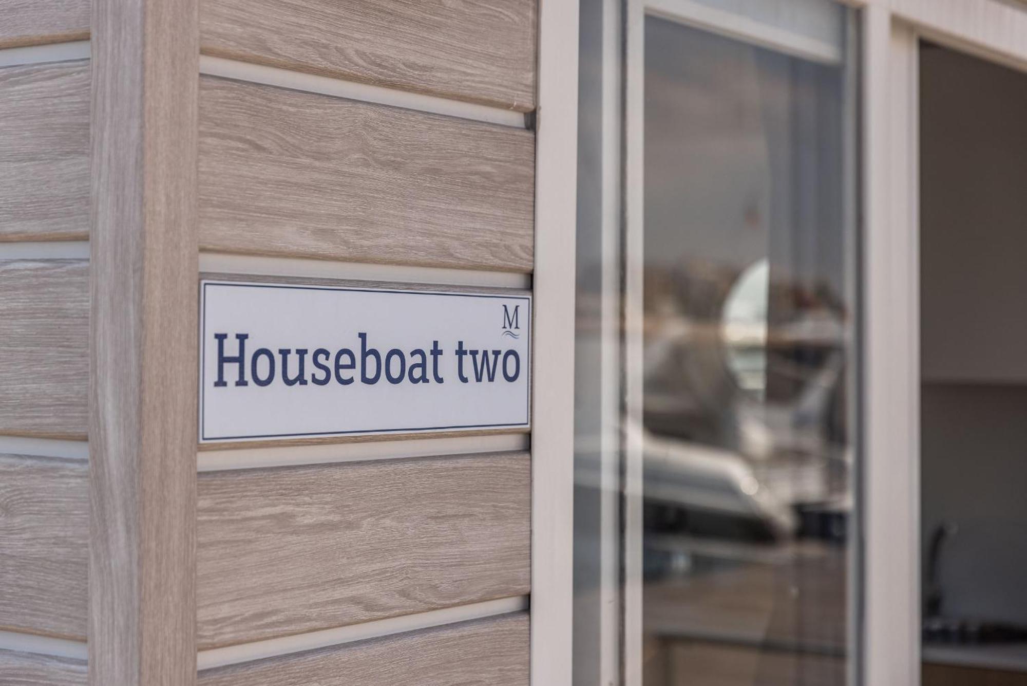فندق Marina Del Gargano Houseboat مانفريدونيا المظهر الخارجي الصورة