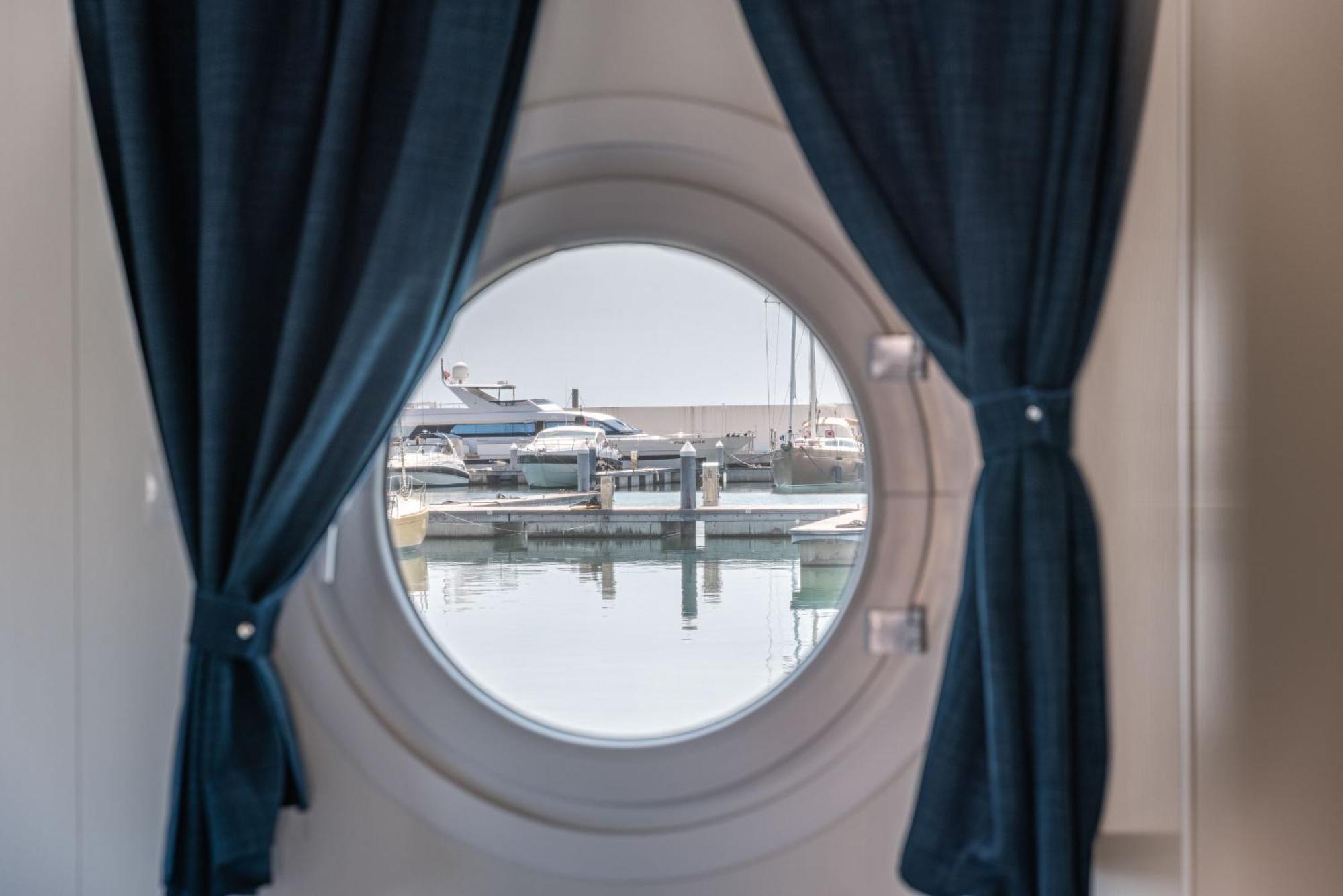فندق Marina Del Gargano Houseboat مانفريدونيا المظهر الخارجي الصورة